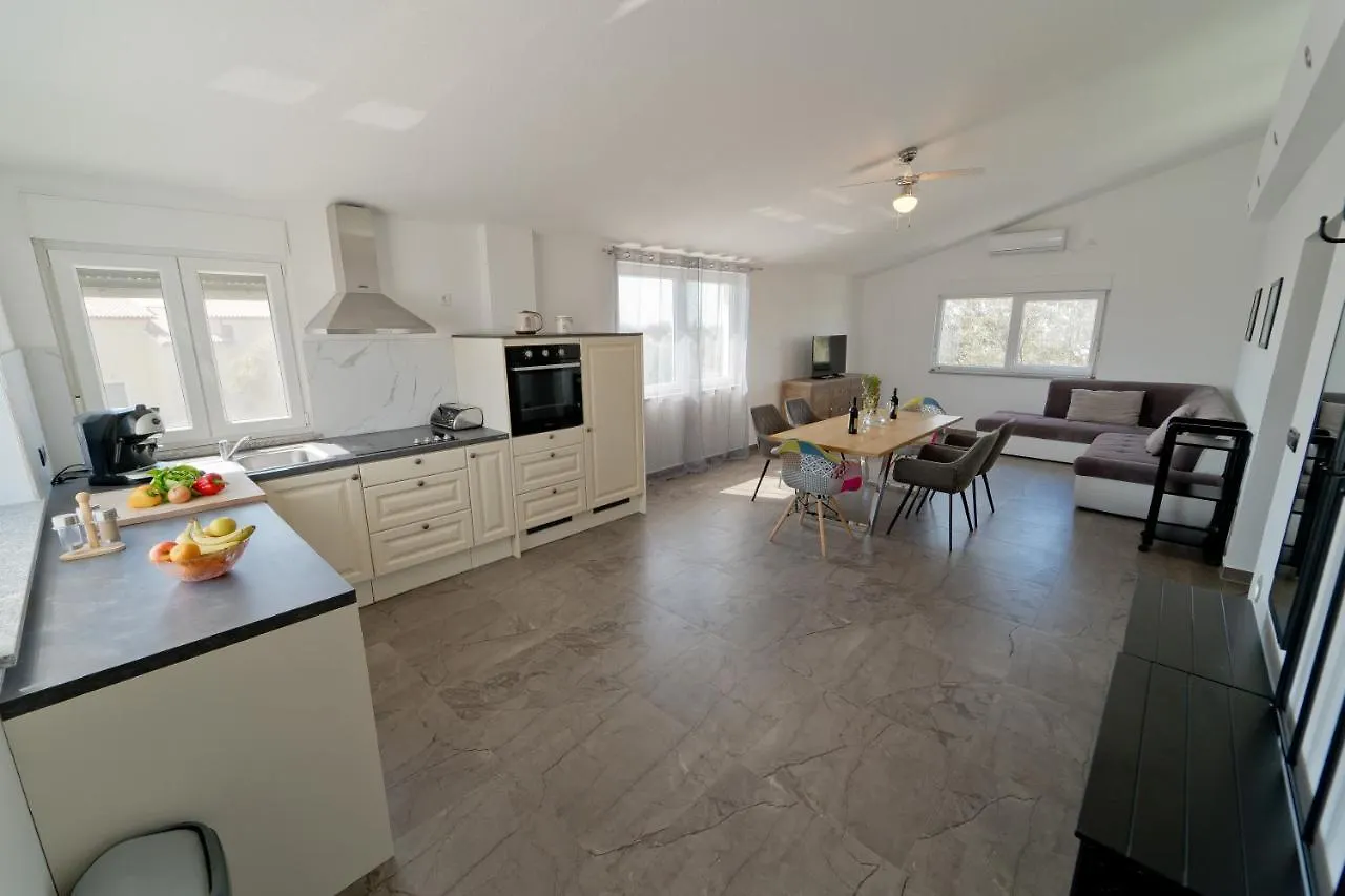 Holiday House With A Private Heated Swimming Pool Galizana Croatia