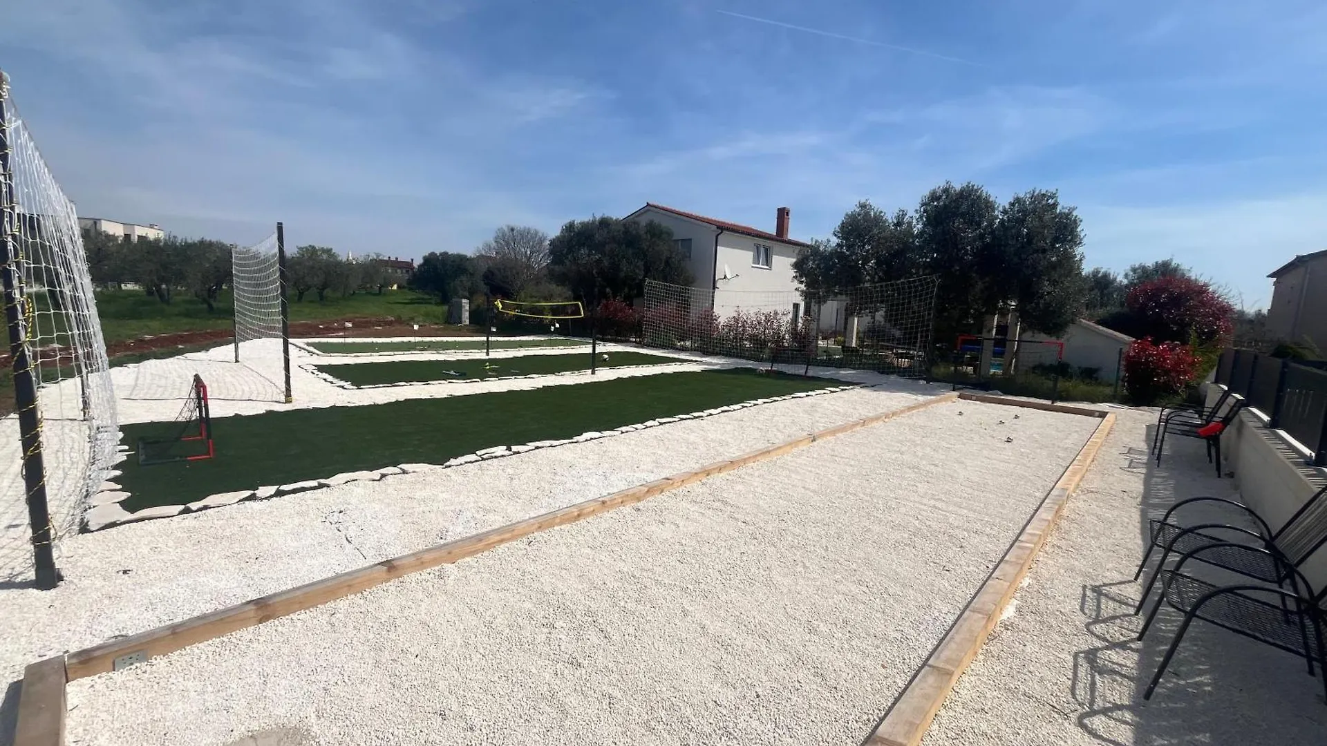 Holiday House With A Private Heated Swimming Pool Galizana Croatia